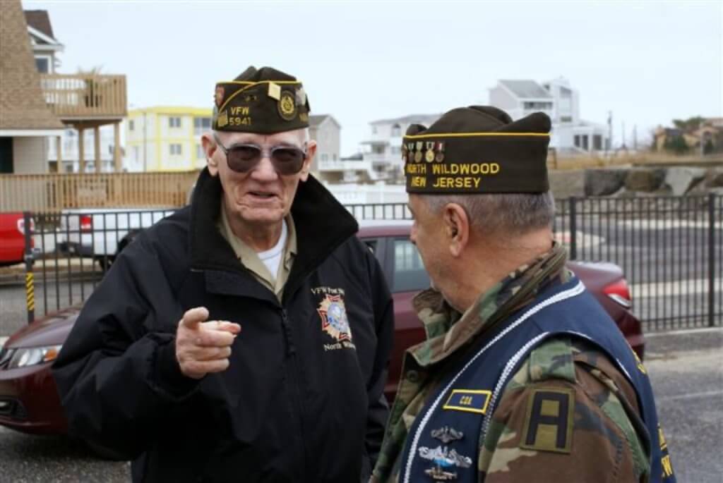 World War II veteran Bob Finn and Desert Storm veteran John A. Kill talk about their experiences. Kill is also a Navy submarine veteran. 