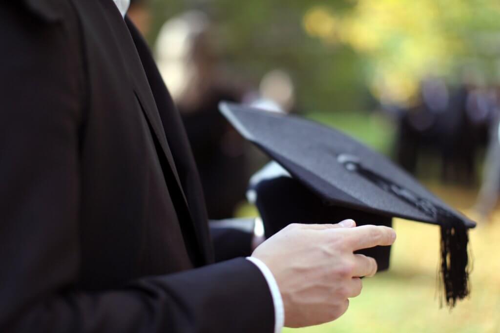 Seniors Want OK For Mortarboard Decoration