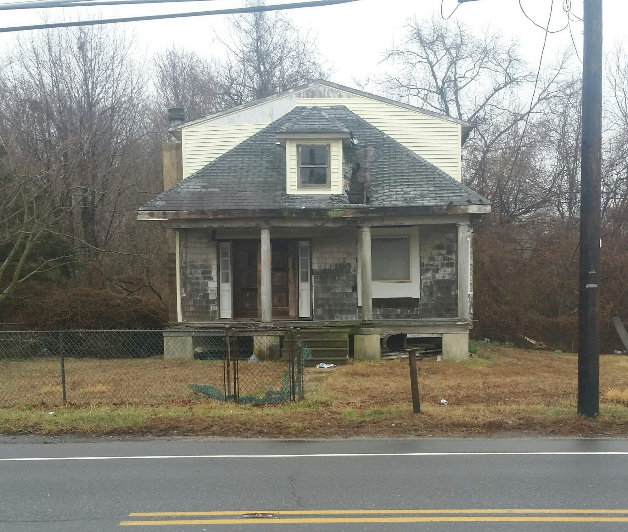 Abandoned house on Route 9