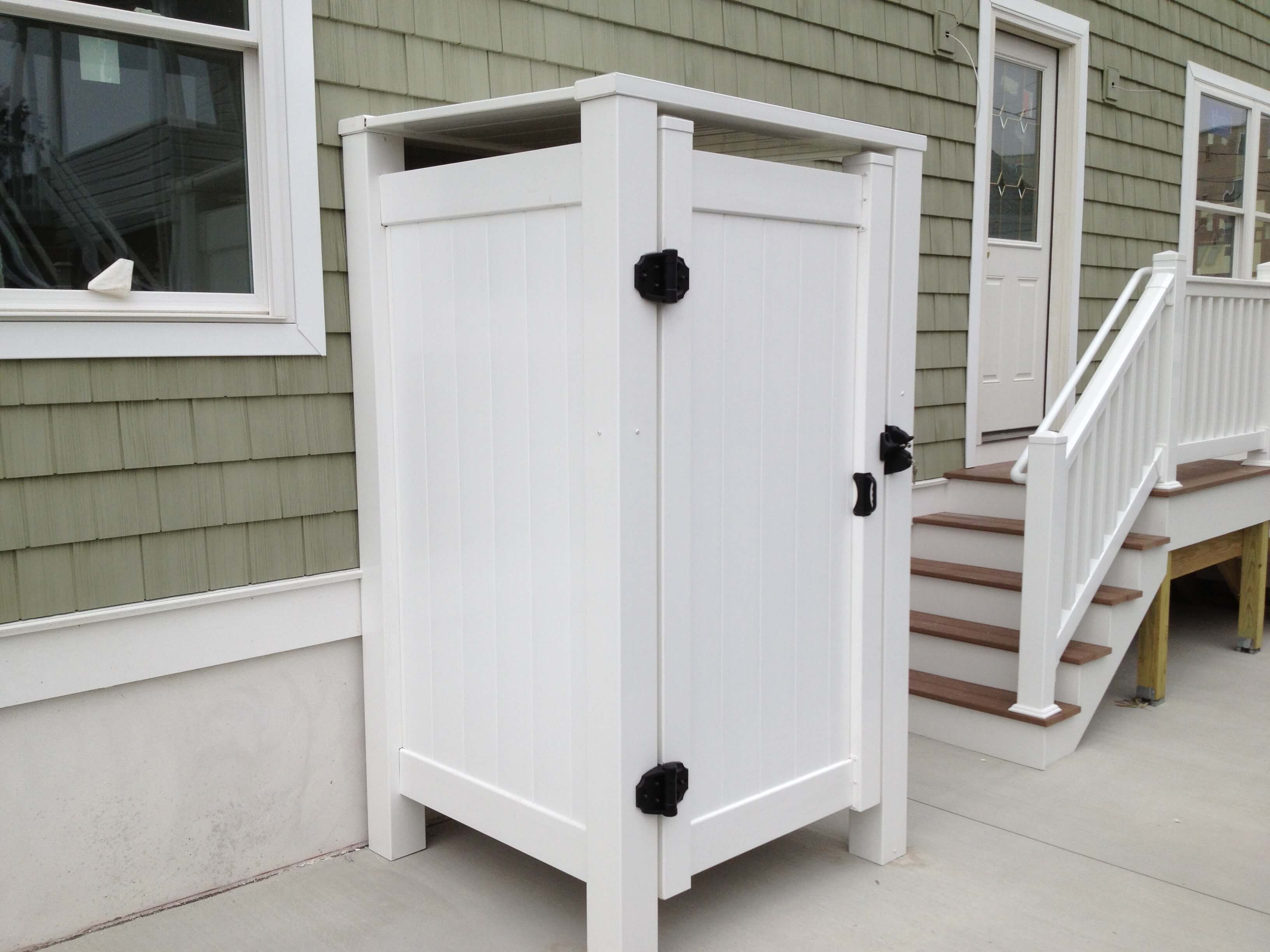 4 Things to Consider When Installing an Outdoor Shower Enclosure