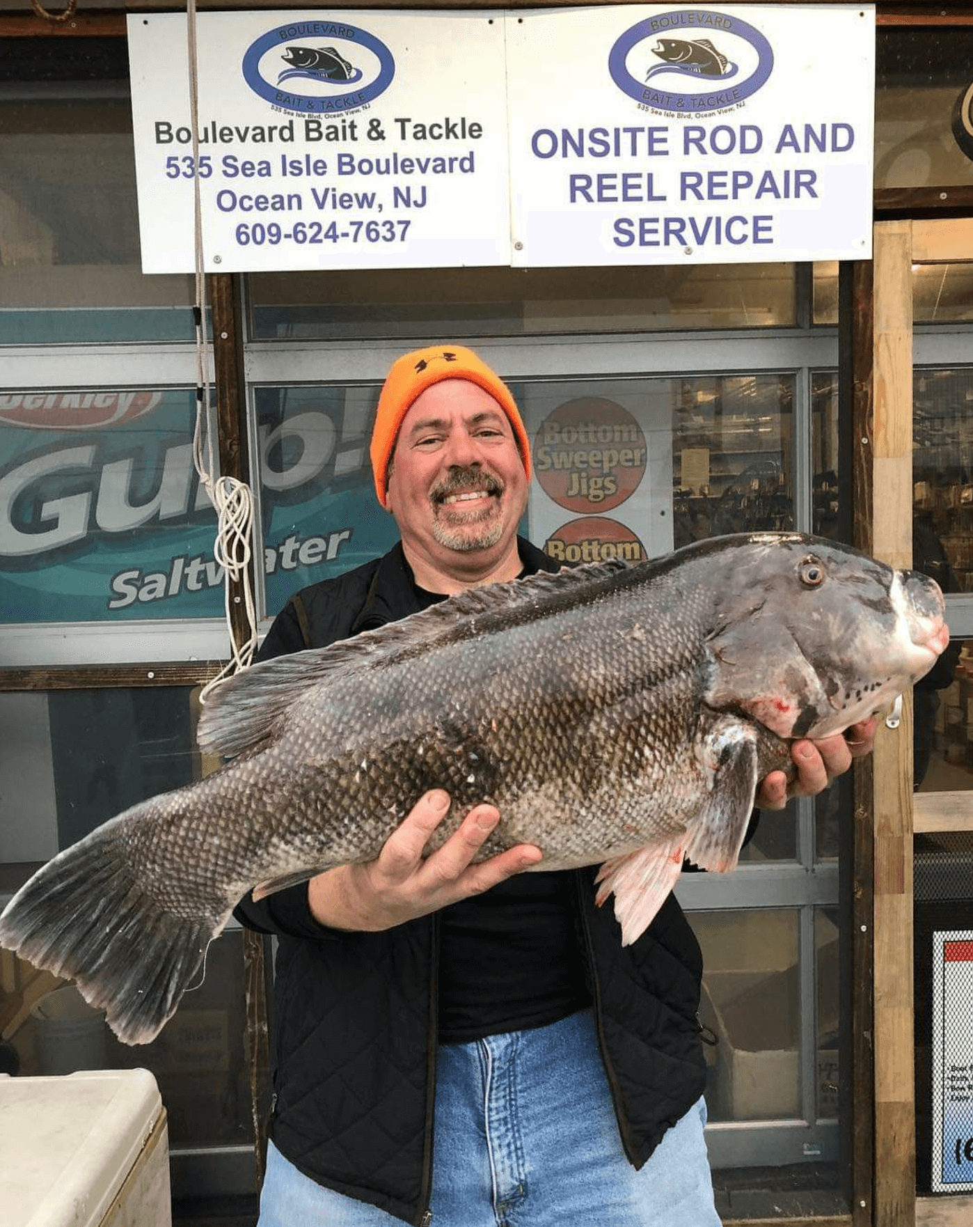 Sal Alongi and his 18.36-pound blackfish.