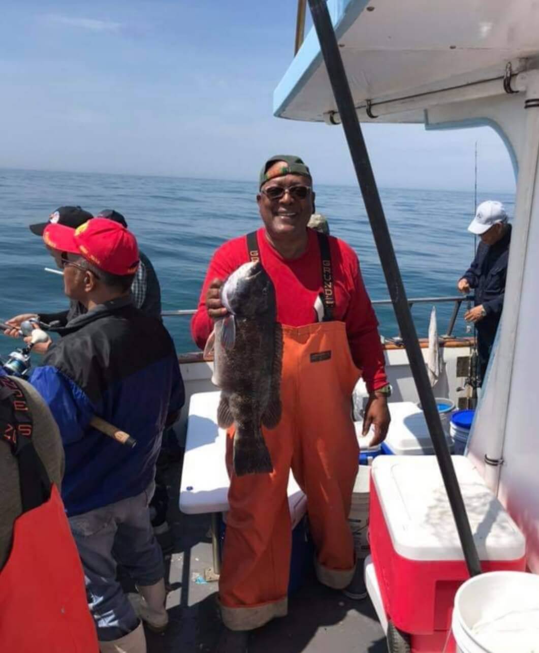 Sollie Walker and his 10.75-pound blackfish.