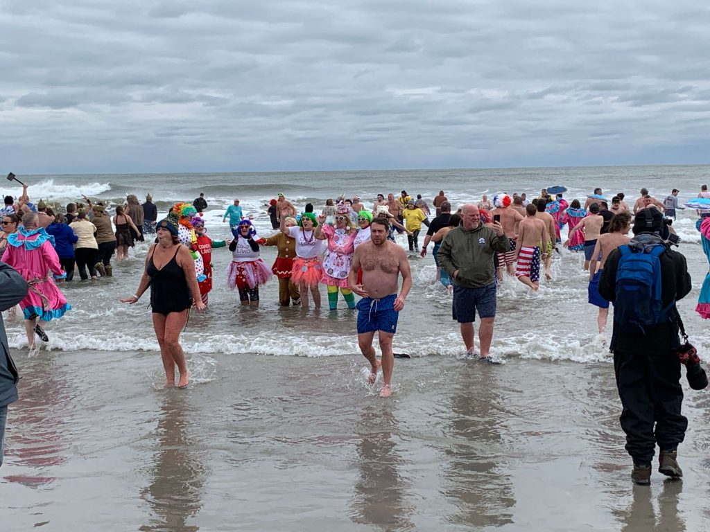 Plungers generally make a quick exit out of the water despite the water temperature being higher than the air temperature.  